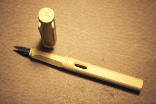 Lamy Safari Fountain Pen - Cream (special edition)